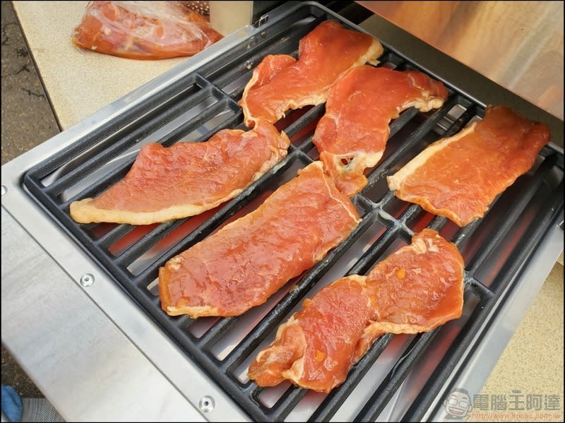 OvenPlus多功能披薩烤肉爐開箱，帶著走的隨身多功能廚房