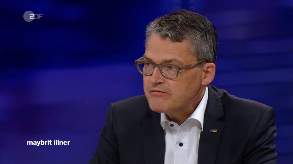 "Deutschland ist das Land, das sehr viel ankündigt und sehr viel spät macht", bemängelte Roderich Kiesewetter (CDU). (Bild: ZDF)