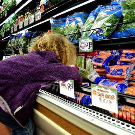 5 ways to make grocery shopping fun for the whole family