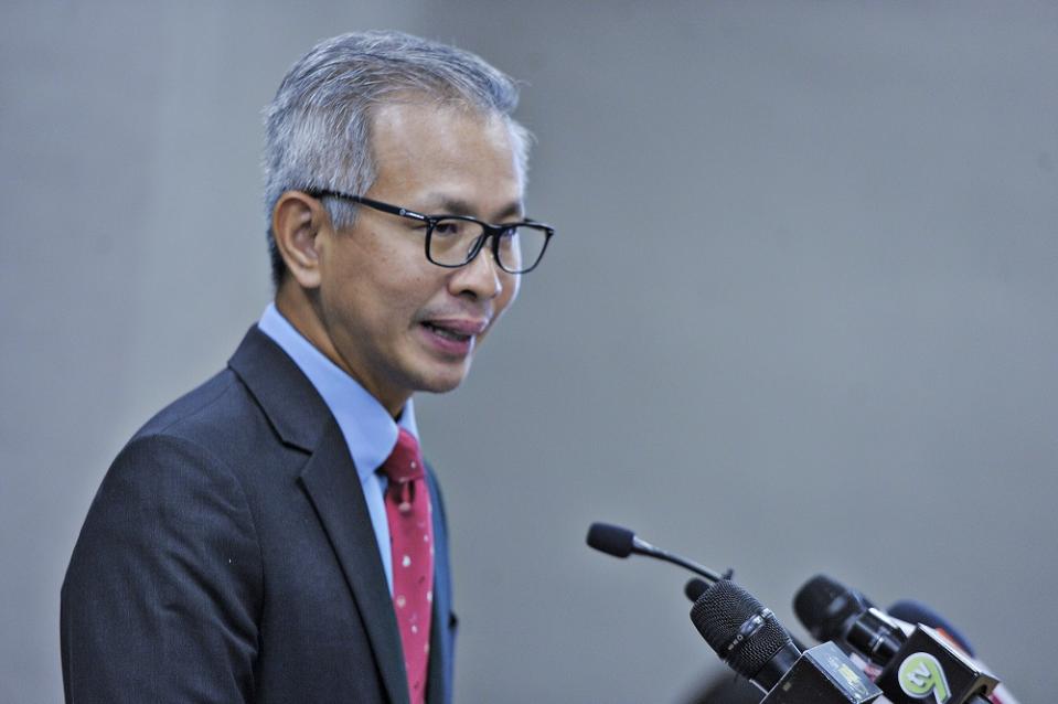 Damansara MP Tony Pua speaks during a press conference at Parliament in Kuala Lumpur August 5, 2020. — Picture by Shafwan Zaidon