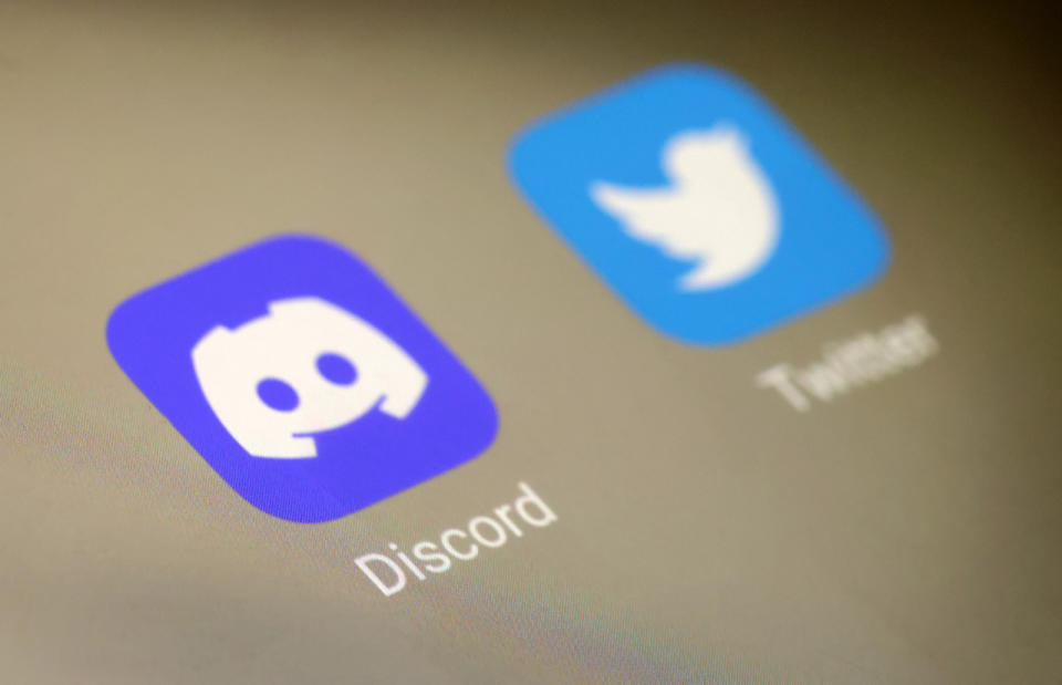 Discord Twitter