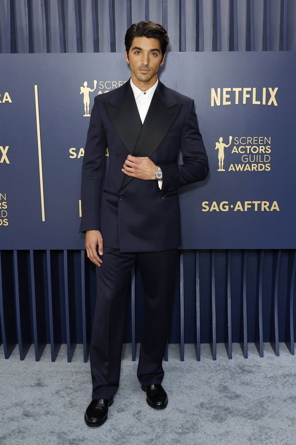 los angeles, california february 24 taylor zakhar perez attends the 30th annual screen actors guild awards at shrine auditorium and expo hall on february 24, 2024 in los angeles, california photo by frazer harrisongetty images