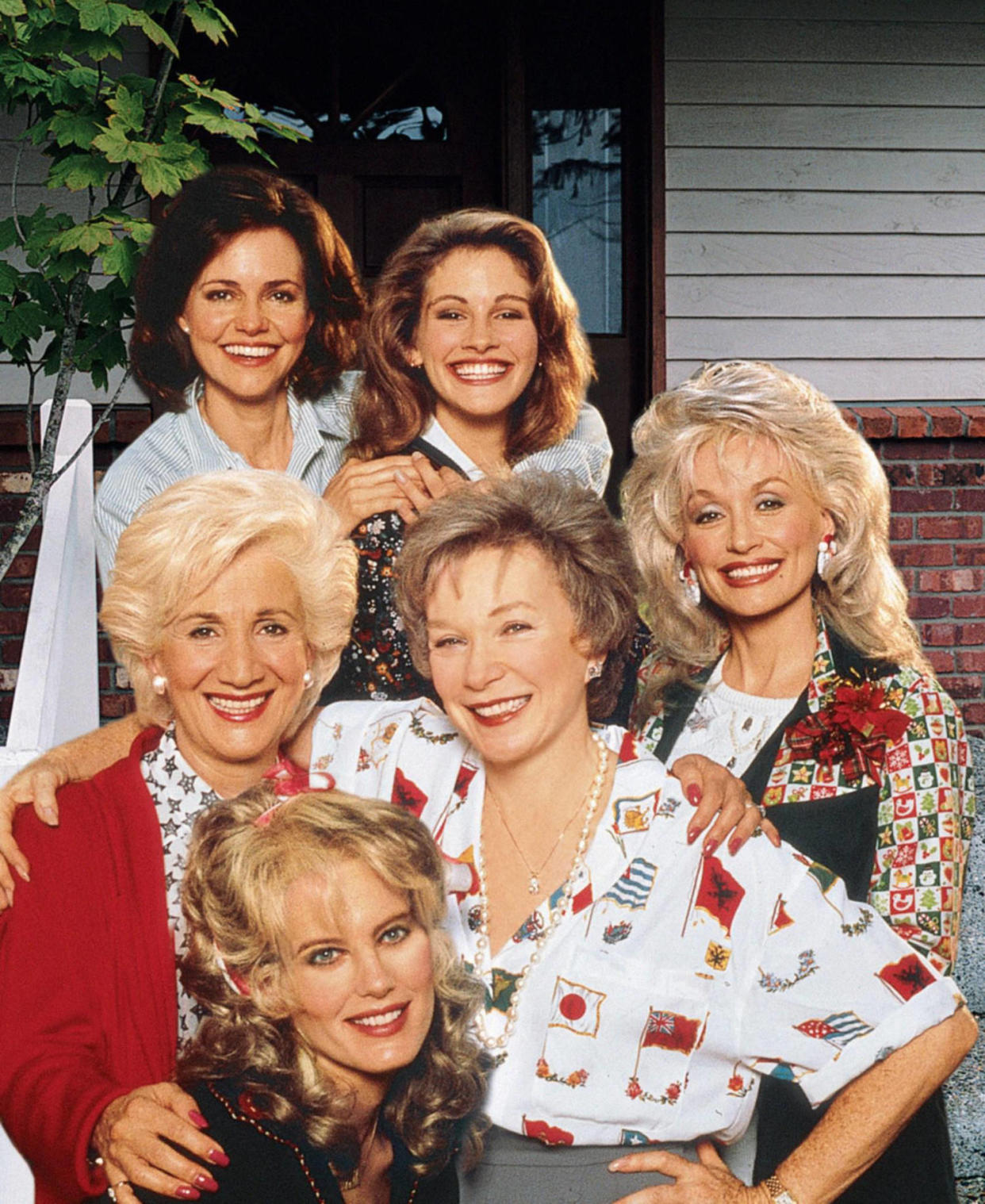 Steel Magnolias  Year : 1989 USA Director : Herbert Ross Daryl Hannah, Olympia Dukakis, Shirley MacLaine, Julia Roberts, Dolly Parton, Sally Field Photo: Zade Rosenthal. It is forbidden to reproduce the photograph out of context of the promotion of (Alamy)