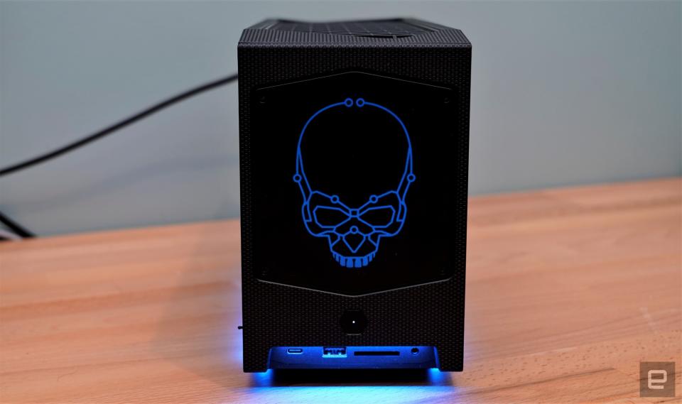 <p>Intel NUC 12 Extreme front case skull</p>
