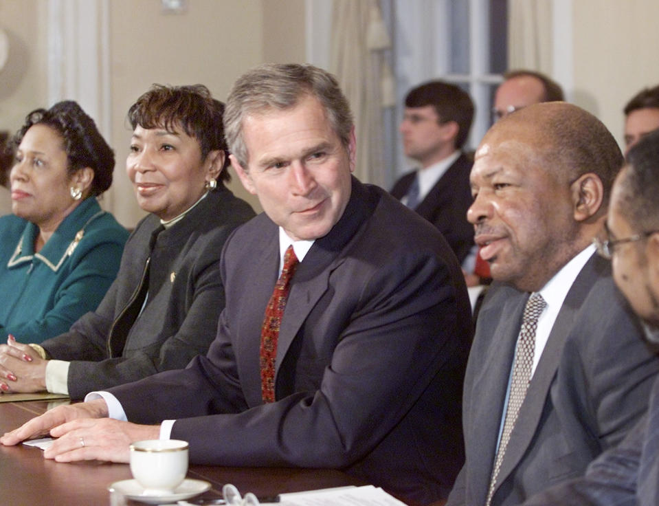 U.S. President George W. Bush hosts a general agenda meeting about domestic education issues with U.S. congressional black caucus members in the Cabinet Room of the White House in 2001. From left, are: Representative Sheila Jackson Lee (D-TX); Chair of Congressional Black Caucus Representative Eddie Bernice Johnson (D-TX); Bush and Representative Elijah Cummings (D-MD). (Photo: Larry Downing/Reuters)