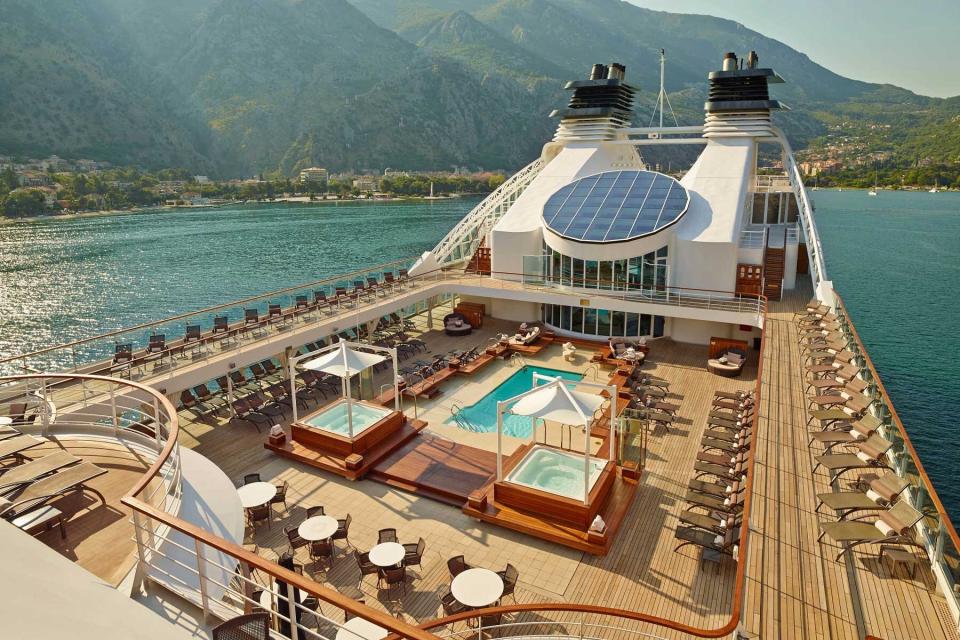 The pool deck on board the Seabourn Quest cruise shop