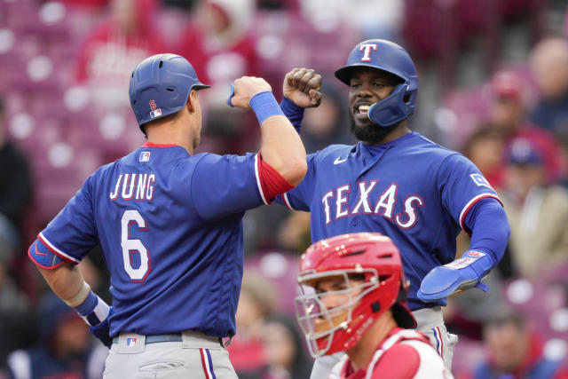 PHOTOS: Texas Rangers at Cincinnati Reds, April 24