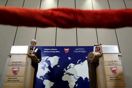 U.S. Secretary of State John Kerry (L) and Bahrain's Foreign Minister Khalid bin Ahmed al-Khalifa (R) speak to reporters ahead of the Gulf Cooperation Council (GCC) Ministerial meeting in Manama, Bahrain April 7, 2016. REUTERS/Jonathan Ernst