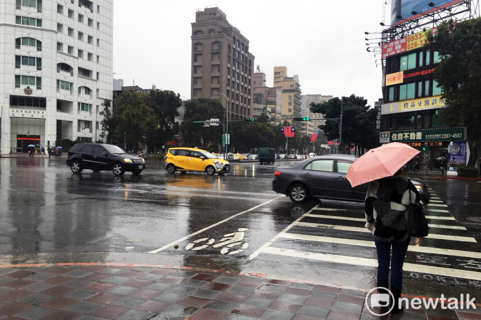 連日豪雨，不僅淹水造成多處路段淹水，也可能引發傳染病，提醒民眾要注意   圖：新頭殼/提供