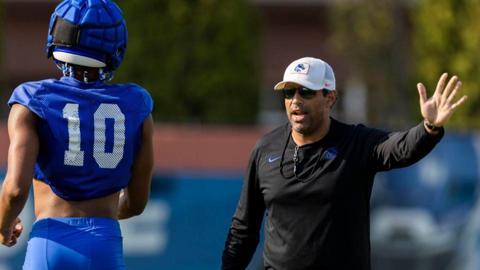 Boise State offensive coordinator and quarterbacks coach Bush Hamdan has been targeted for Kentucky’s open offensive coordinator job, according to ESPN.