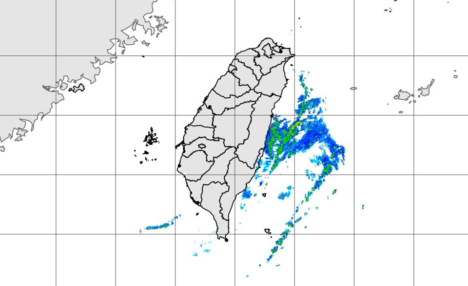 西半部大多為多雲到晴，東半部地區雲多偶有局部短暫陣雨，中南部高溫上看33度。（圖：氣象署網站）