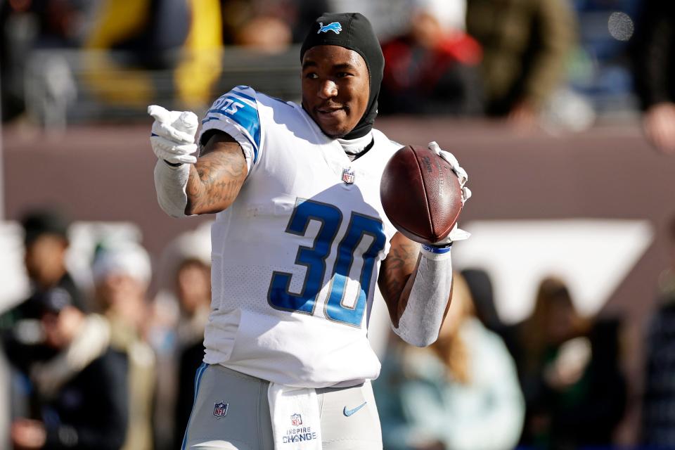 Lions running back Jamaal Williams warms up before a game against the Jets on Dec. 18, 2022, in East Rutherford, N.J.