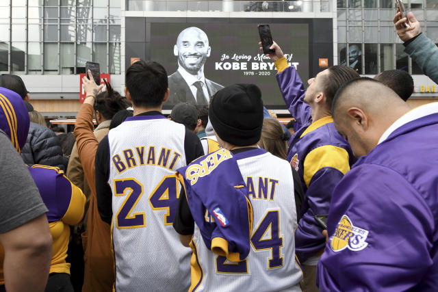 Lakers fan Bryce Harper thanks Kobe Bryant