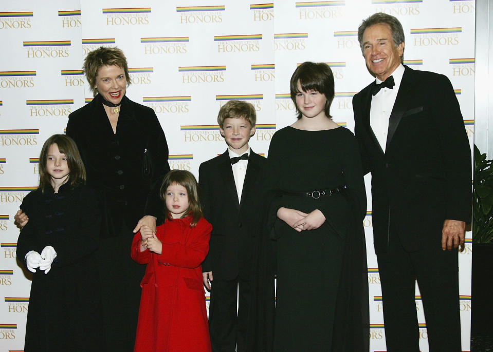 WASHINGTON - DECEMBER 4:  Honoree Warren Beatty poses with wife Annette Bening and children Isabel, Ella, Benjamin and Kathlyn at the 27th Annual Kennedy Center Honors at U.S. Department of State, December 4, 2004 in Washington, DC.   (Photo by Evan Agostini/Getty Images)