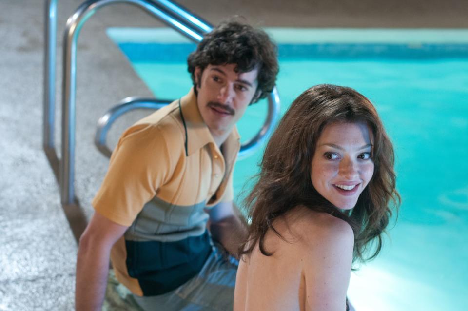 Jeder liebte Comic-Nerd Seth Cohen. Für Adam Brody blieb der große Erfolg nach dem Ende von "O.C." aus, er konnte nur kleinere Nebenrollen ergattern, so etwa im Kinofilm "Lovelace" (Bild, mit Amanda Seyfried). (Bild: ZDF/Dale Robinette)