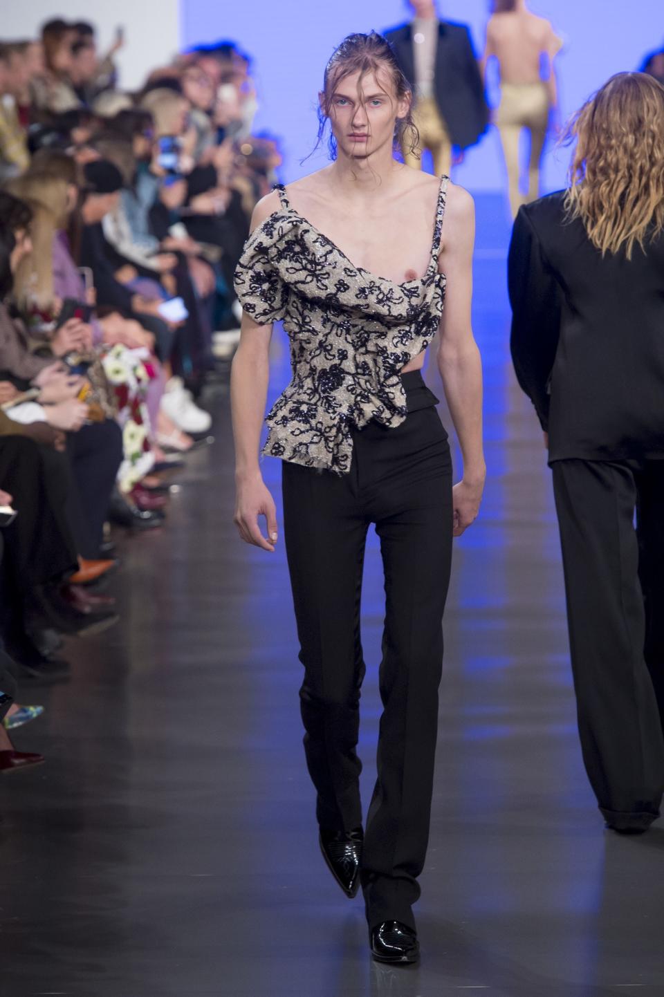 Maison Margiela’s Spring 2019 floral corset and drainpipe trousers have a <em>masculin-féminin</em> flair.