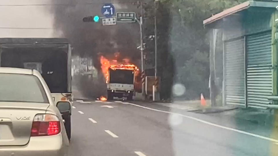 &#x005357;&#x008ff4;&#x00516c;&#x008def;&#x00592a;&#x009ebb;&#x0091cc;&#x005317;&#x004e0a;&#x008def;&#x006bb5;&#x00706b;&#x0071d2;&#x008eca;&#x003002;&#x00ff08;&#x005716;&#x00ff0f;&#x006c11;&#x00773e;&#x0063d0;&#x004f9b;&#x00ff09;