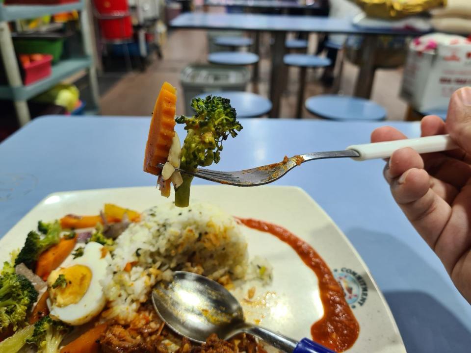 The Little Red Hen - Nasi Ulam with Beef Rendang set