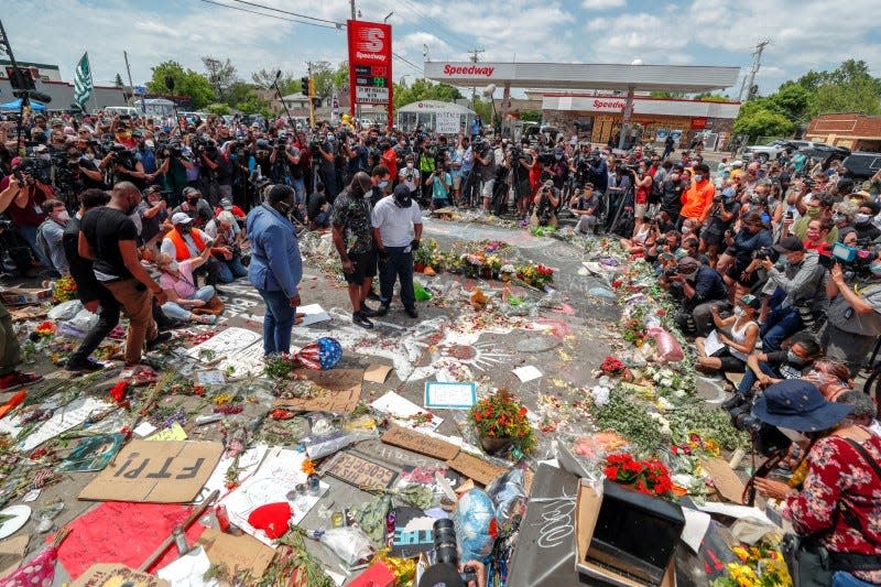 FILE PHOTO: Terrence Floyd visits the site near where his brother George was taken in Minneapolis police custody and later died, in Minneapolis, Minnesota, U.S. June 1, 2020. REUTERS/Eric Miller/File Photo