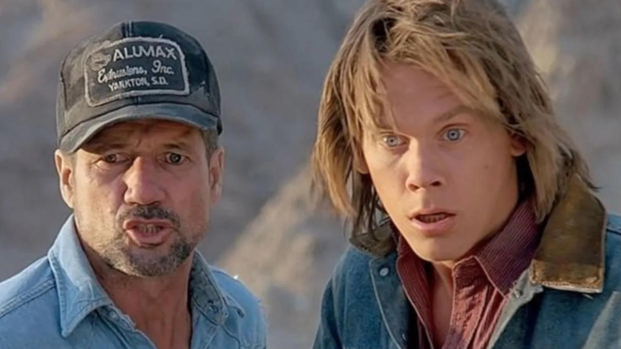  Fred Ward and Kevin Bacon in Tremors 