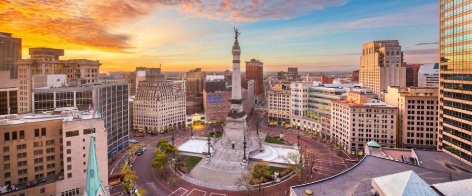 Indianapolis, Indiana, USA skyline over Soliders' and Sailors' Monument at dusk.