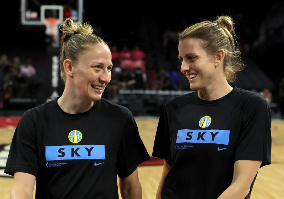 Courtney Vandersloot (L) relies on her wife, Allie Quigley, who was her Chicago Sky teammate for 10 seasons prior to Vandersloot signing with the New York Liberty. (Photo by Ethan Miller/Getty Images)