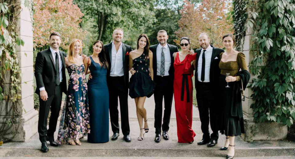 bride asks how to gently ask her cousin not to wear black to her wedding. 