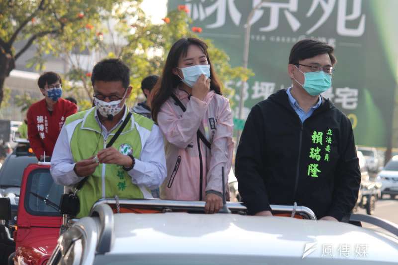 20210205-高雄市議員黃捷最後衝刺民眾出來投不同意票，也持續車隊掃街。（黃信維攝）