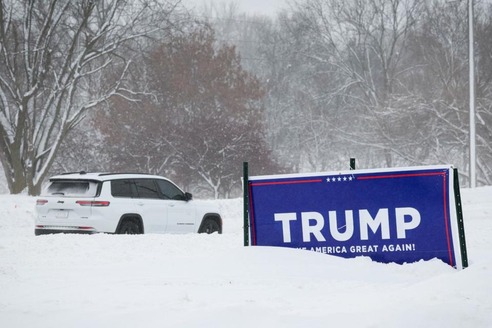 PHOTO: Former U.S. President Trump's campaign headquarters in Urbandale, Iowa (Brendan Mcdermid/Reuters)