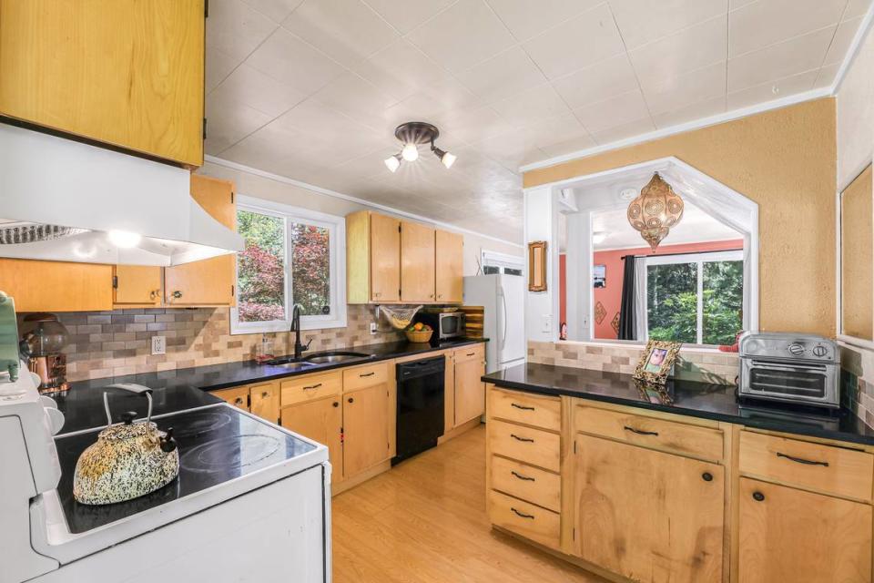 A house for sale at 164 Harbor View Dr. in Bellingham, Wash. listed by realtor Cindy Clark at Windermere Real Estate. KIMBER MULLIN /Courtesy to The Bellingham Herald