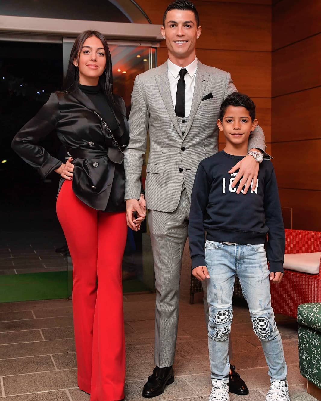 Cristiano Ronaldo, su mujer Georgina y su hijito Cristiano J.r.. <a href="https://www.instagram.com/cristiano/?hl=en" rel="nofollow noopener" target="_blank" data-ylk="slk:Foto: Cristiano Ronaldo/Instagram;elm:context_link;itc:0;sec:content-canvas" class="link ">Foto: Cristiano Ronaldo/Instagram</a>