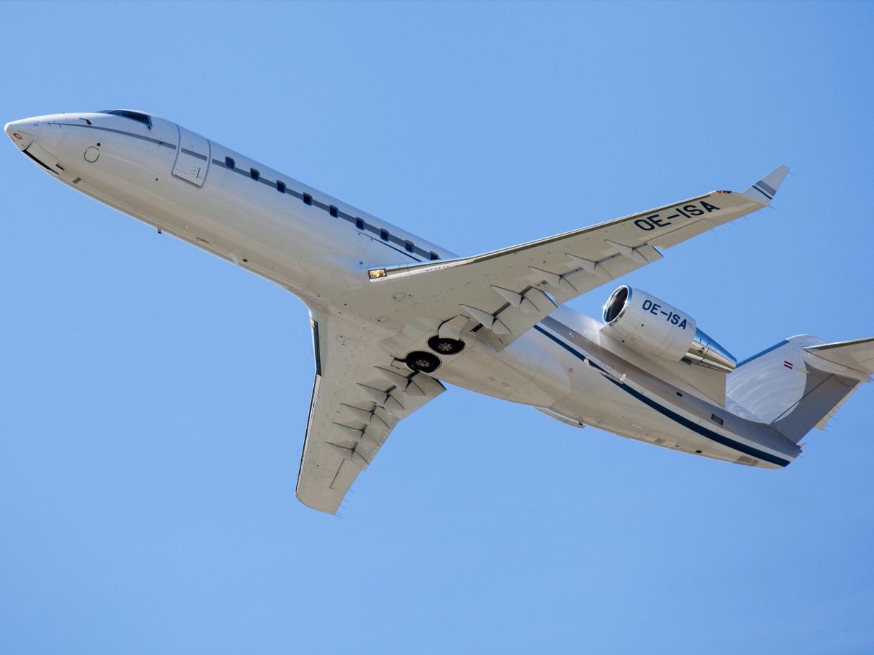 Bombardier Challenger 850 private jet