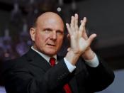 <p>25. Steve Ballmer – Ballmer ha costruito la propria fortuna – stimata in vari miliardi di dollari americani – grazie alle stock options ricevute come dipendente Microsoft, di cui è stato amministratore delegato dal 27 giugno 2008 fino al 4 febbraio 2014. Dal 12 agosto 2014 è il proprietario della squadra di pallacanestro statunitense Los Angeles Clippers. Vale 27 miliardi. </p>