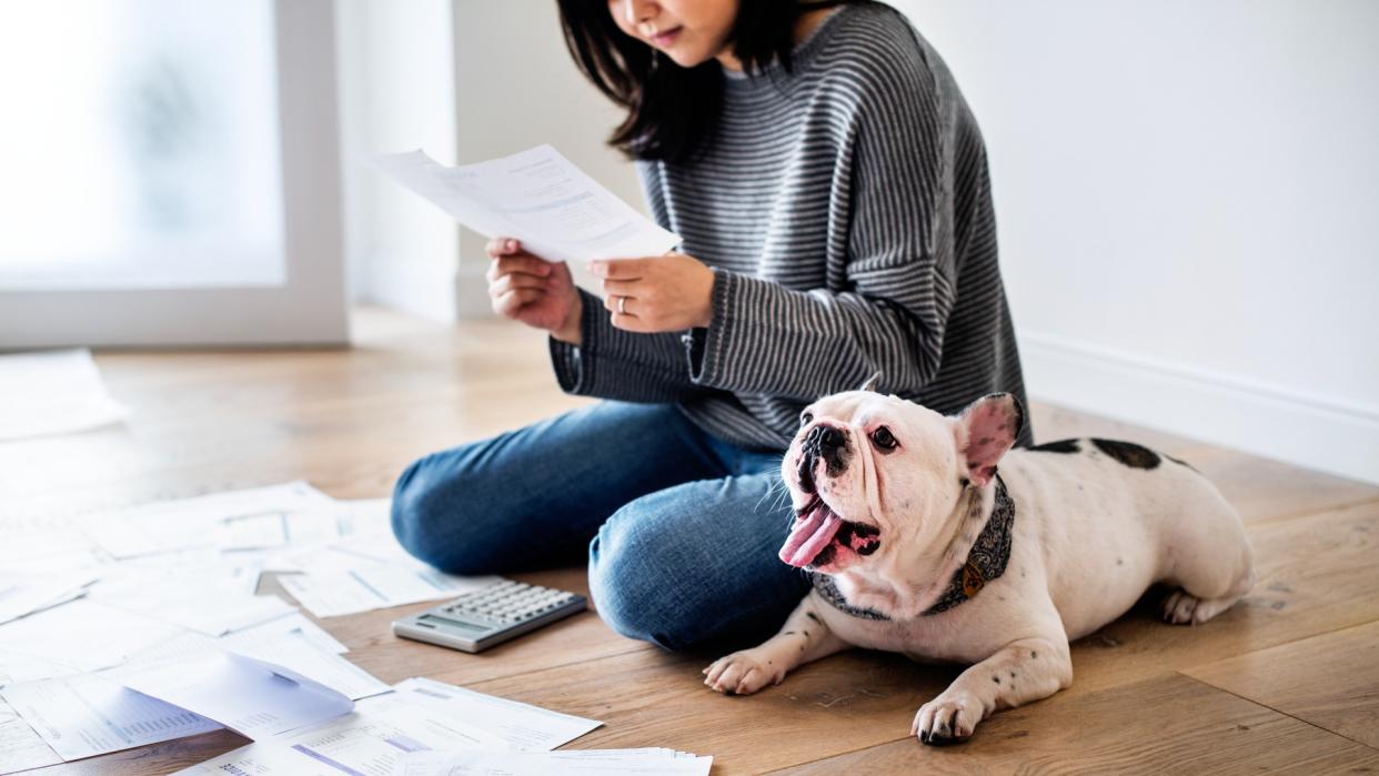 Woman managing the debt.