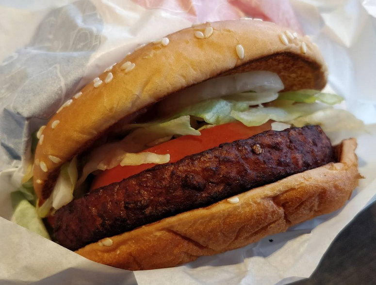 <p>McDonald’s comenzó a vender una hamburguesa vegana. Foto: Instagram.com/tanjaotus </p>