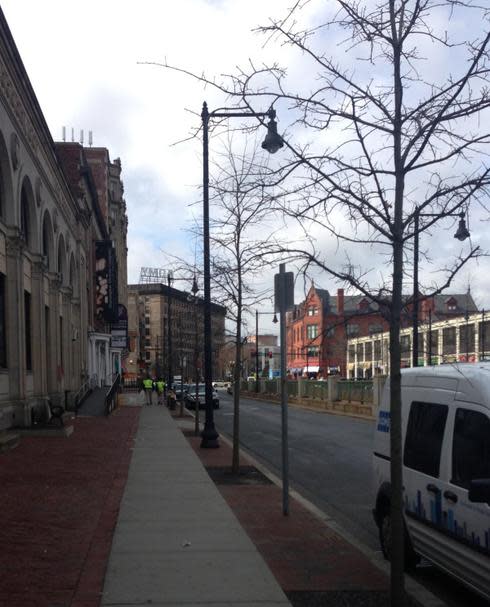 Two officers patrol an empty Huntington Ave in #Boston. (via Twitter <a href="https://twitter.com/bshelburne" rel="nofollow noopener" target="_blank" data-ylk="slk:@bshelburne;elm:context_link;itc:0;sec:content-canvas" class="link ">@bshelburne</a>)