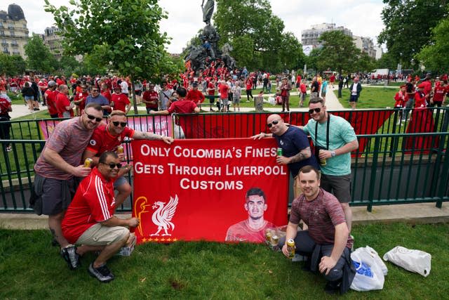 Liverpool fans in Paris