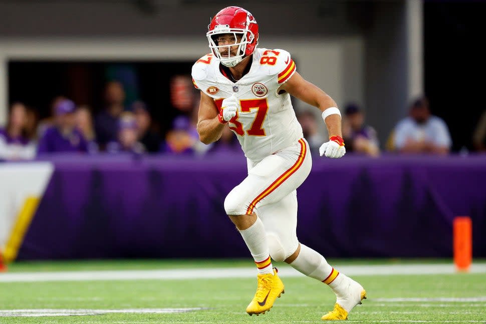 MINNEAPOLIS, MINNESOTA - OCTOBER 08: Travis Kelce #87 of the Kansas City Chiefs competes against the Minnesota Vikings in the second half at U.S. Bank Stadium on October 08, 2023 in Minneapolis, Minnesota. The Chiefs defeated the Vikings 27-20.