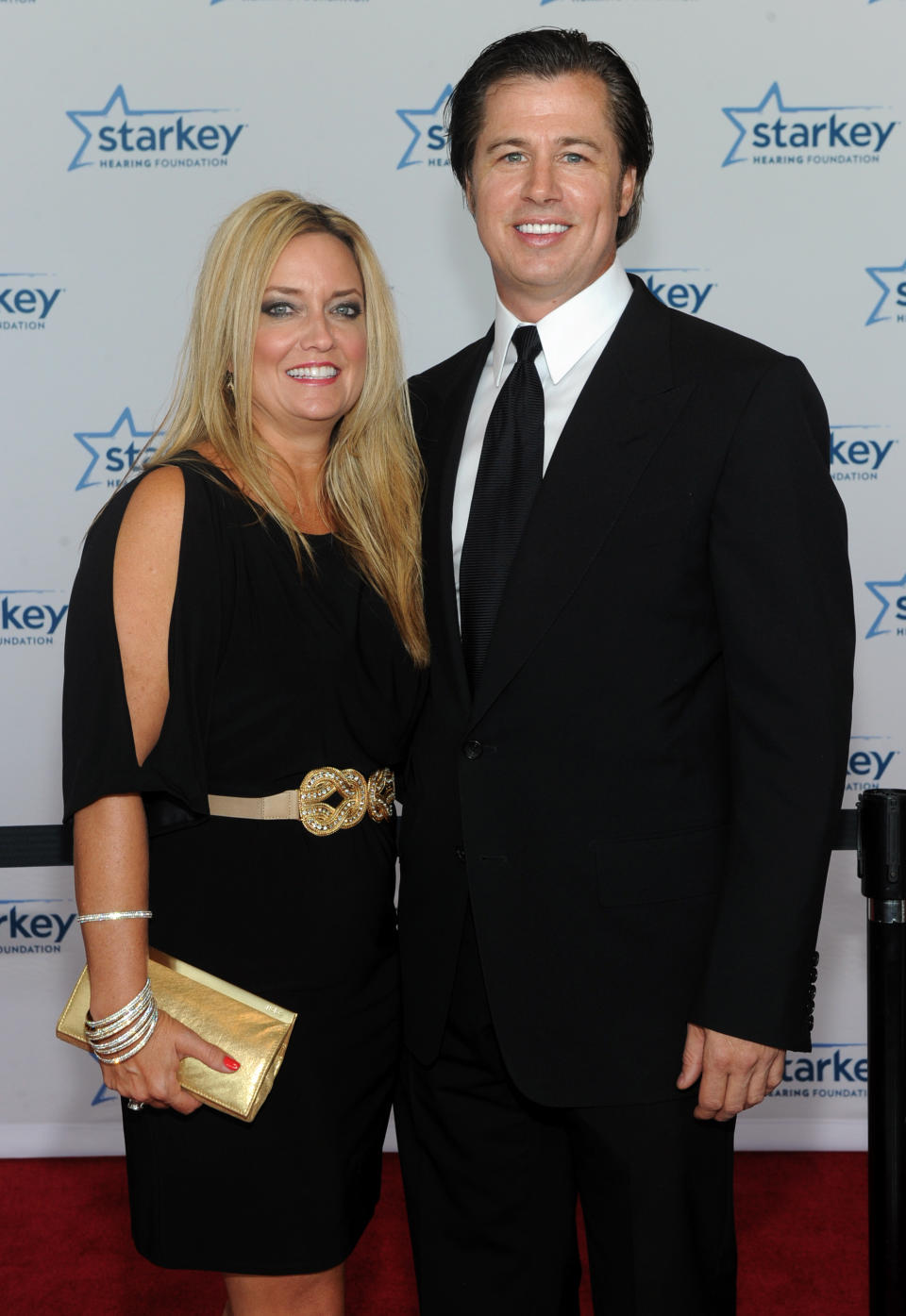 Doug Pitt y su esposa Lisa, 2013 (Photo by Diane Bondareff/Invision for Starkey Hearing Foundation/AP Images)