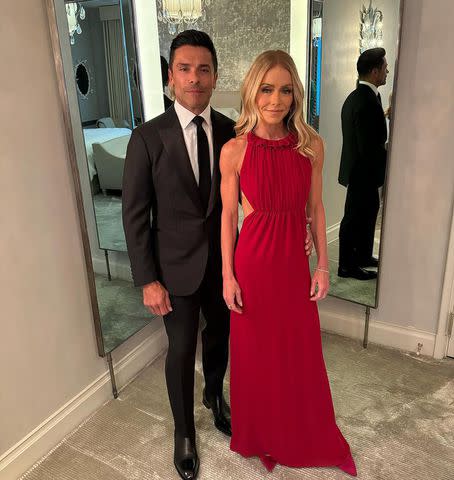 <p>Instagram/kellyripa</p> Mark Consuelos and Kelly Ripa on Instagram