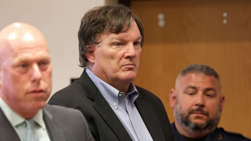 PHOTO: CENTRAL ISLIP, NEW YORK - AUGUST 1: Rex A. Heuermann appears before Judge Timothy P. Mazzei in Suffolk County Court on August 1, 2023 in Central Islip, New York. (Pool/Getty Images)