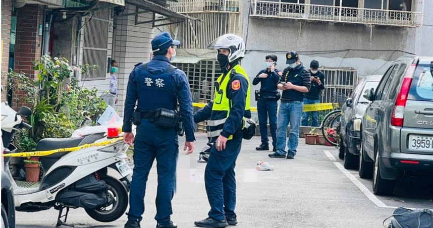 台北市文山區下午發生情侶命案，女方持菜刀砍殺男友後自殘。（圖／警方提供）