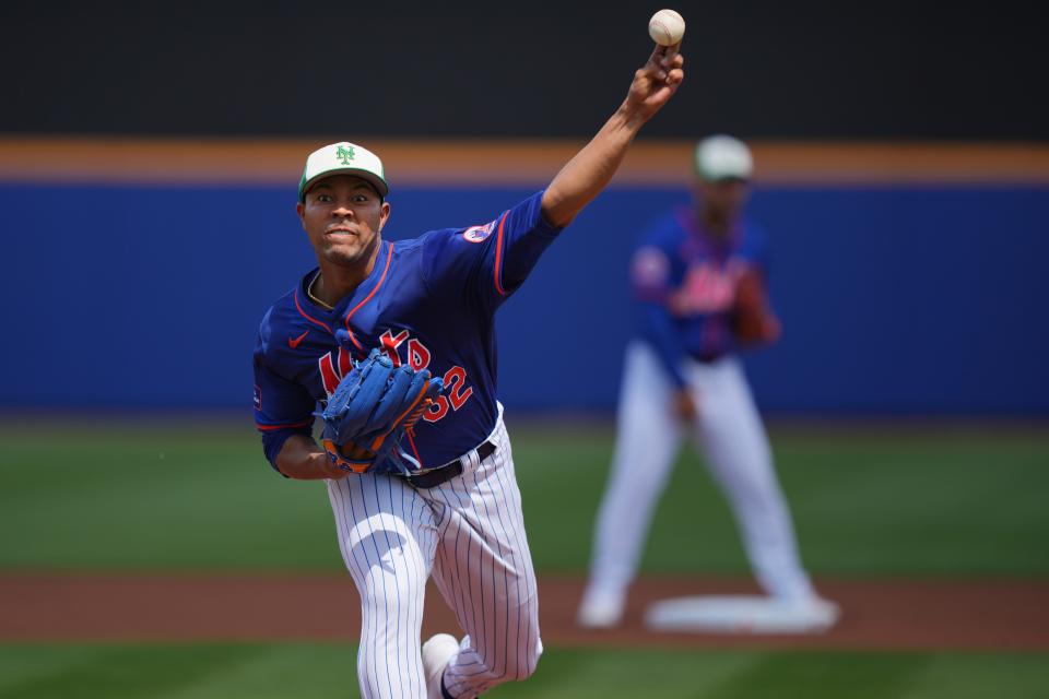 Mar 17, 2024; Port St. Lucie, Florida, USA; New York Mets starting pitcher Jose Quintana (62) warms-up in the first inning against the Miami Marlins at Clover Park. Mandatory Credit: Jim Rassol-USA TODAY Sports