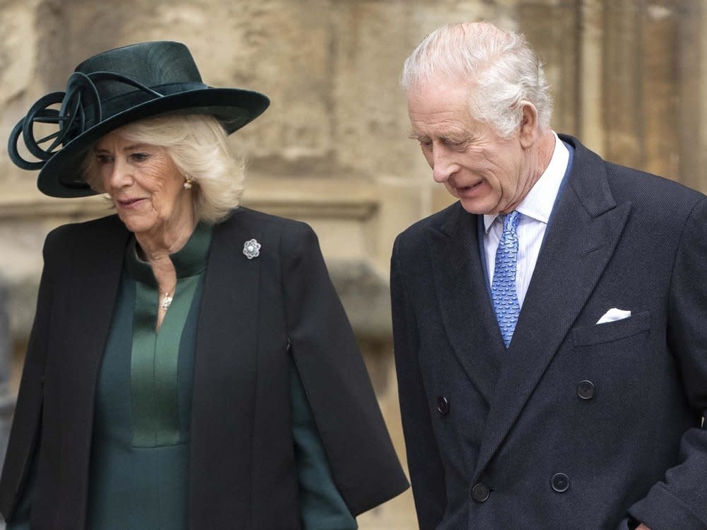 Königin Camilla und König Charles III. ehren die verstorbene Queen an ihrem 98. Geburtstag. (Bild: Backgrid/Action Press)