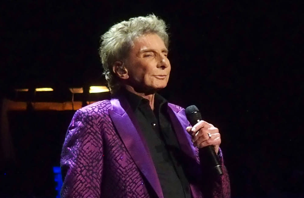 Barry Manilow credit:Bang Showbiz