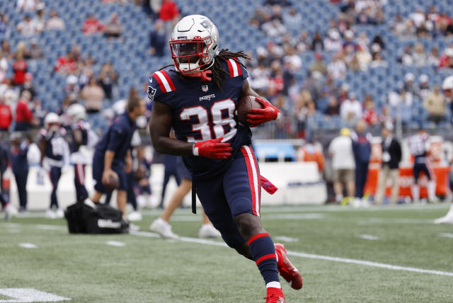 Should You Start Rhamondre Stevenson vs. Vikings? Fantasy Outlook for  Patriots RB