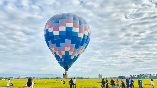 宜蘭版伯朗大道三奇美徑熱氣球嘉年華，將在6月4日登場。（吳佩蓉攝）