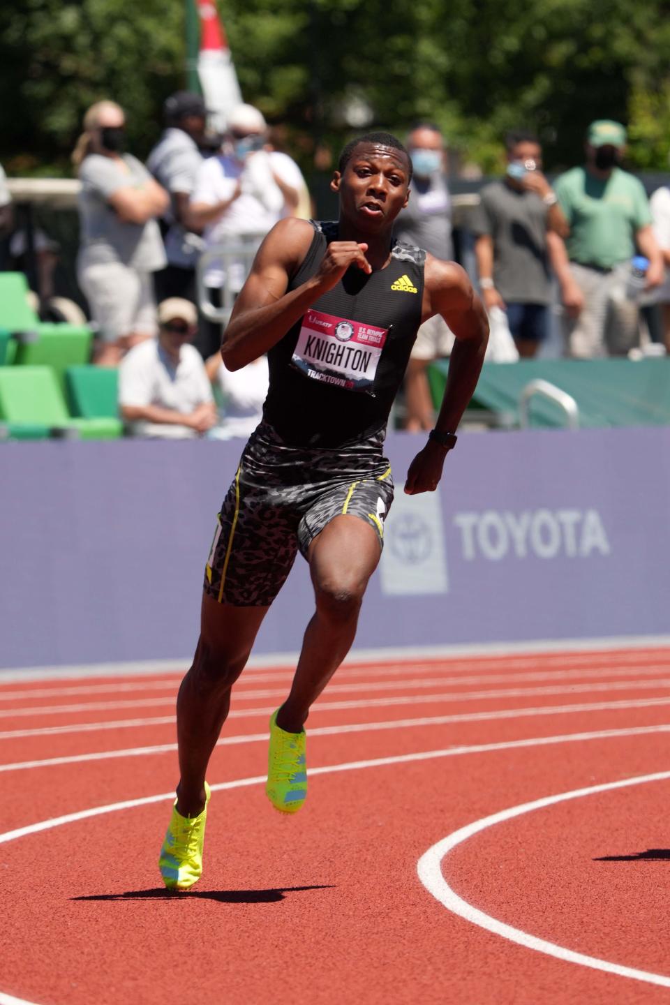 Erriyon Knighton announced himself as one of the rising stars in U.S. track and field Sunday.