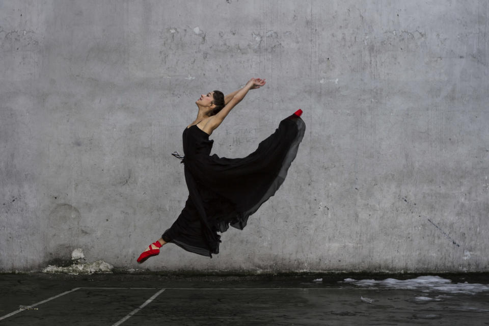 These 11 Beautiful Photographs Of Ballet Dancers In Nyc Will Have You