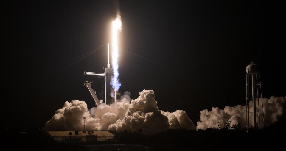 SpaceX的飛龍號太空船，於美東時間15日升空。（翻攝NASA臉書）